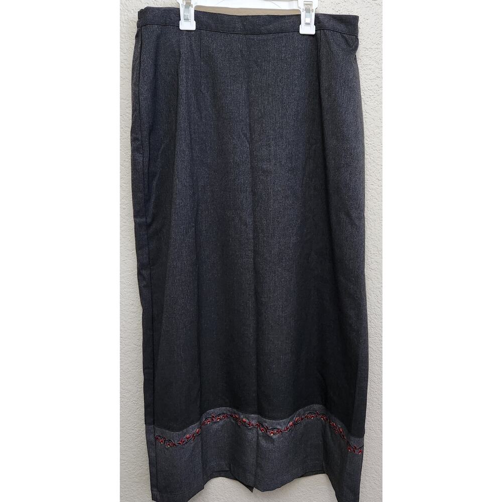 Sun River Clothing Co Gray Charcoal Embroidered Pencil Skirt Large Lightweight